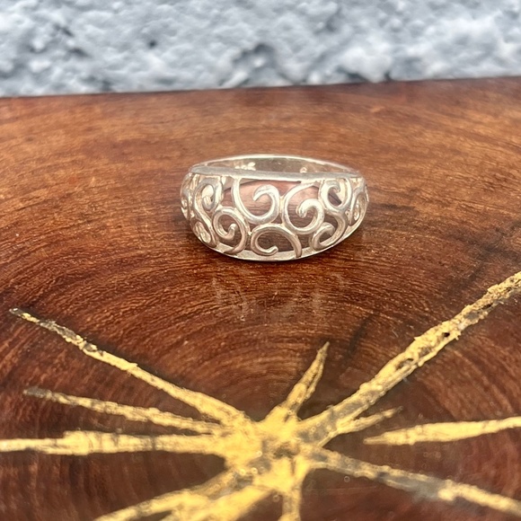 Sterling Silver Dome Band In size 6 3/4 Filigree Swirl Ring - Picture 1 of 10
